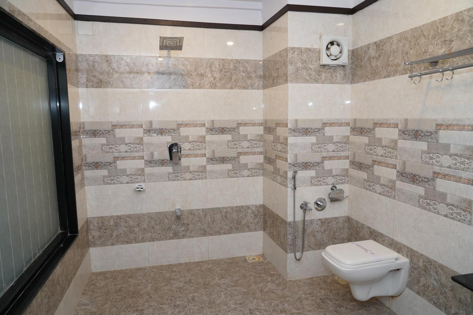 Marshall The Grand Hotel Ahmedabad Ngoại thất bức ảnh
