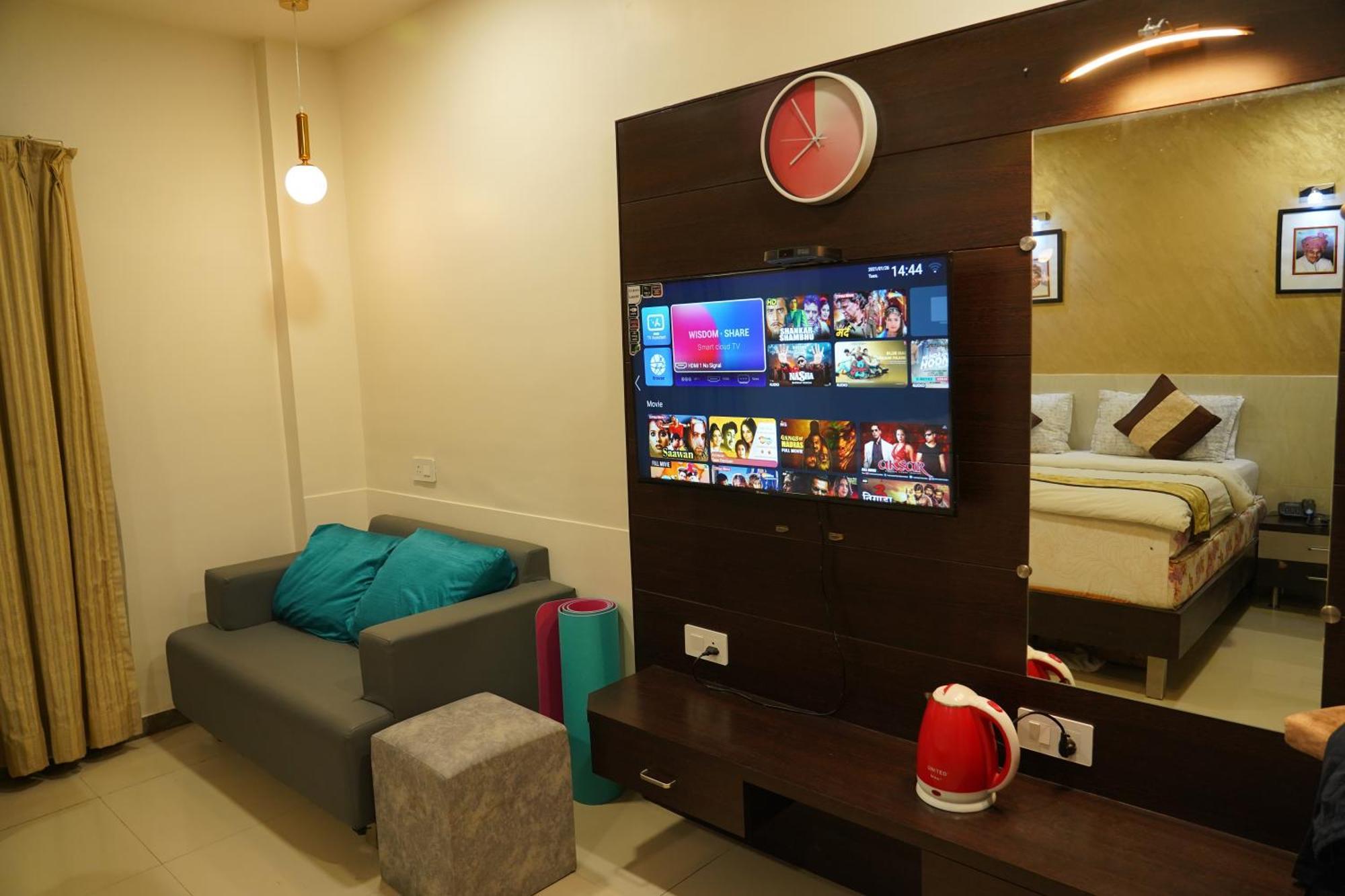 Marshall The Grand Hotel Ahmedabad Ngoại thất bức ảnh