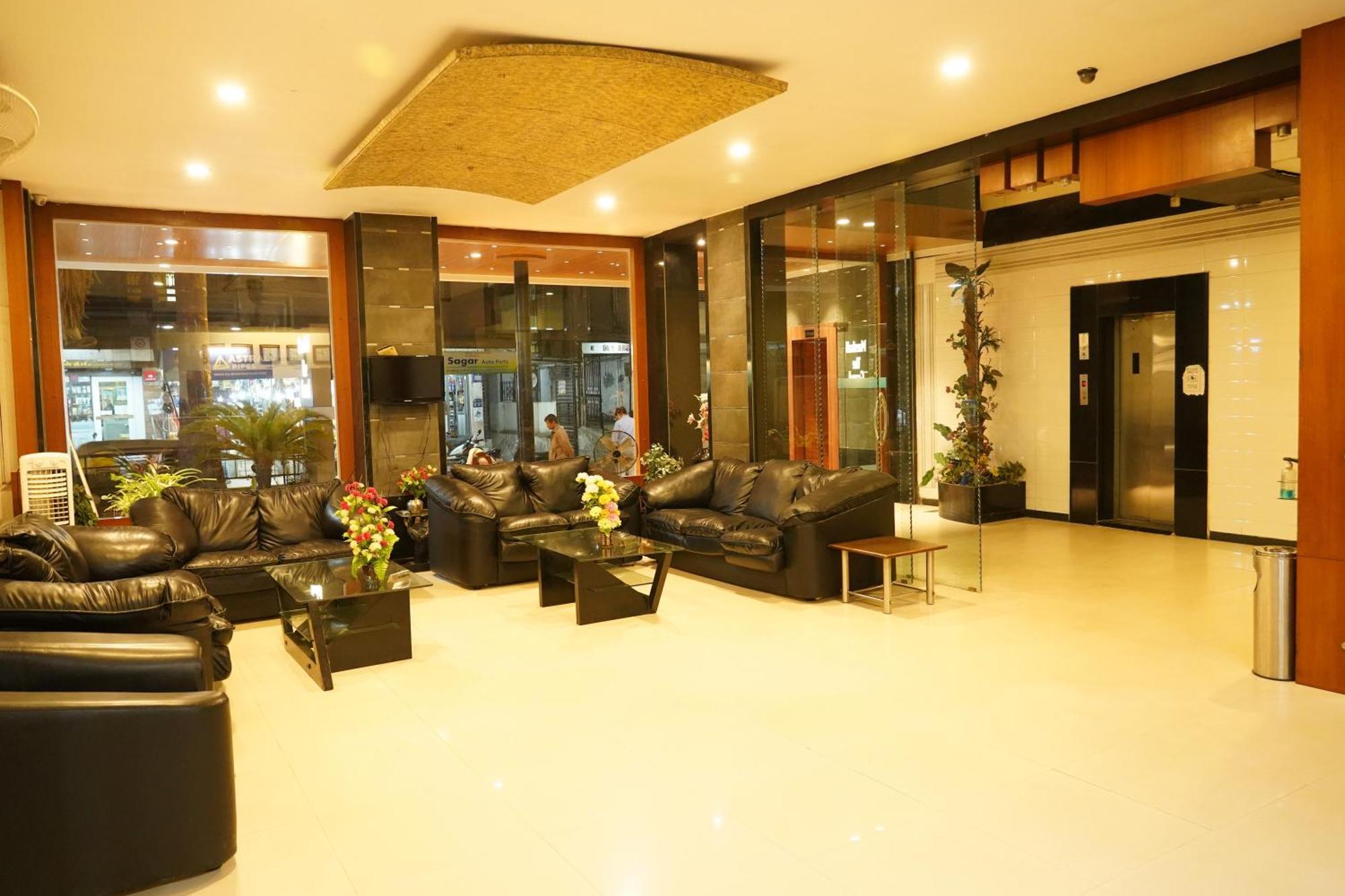 Marshall The Grand Hotel Ahmedabad Ngoại thất bức ảnh