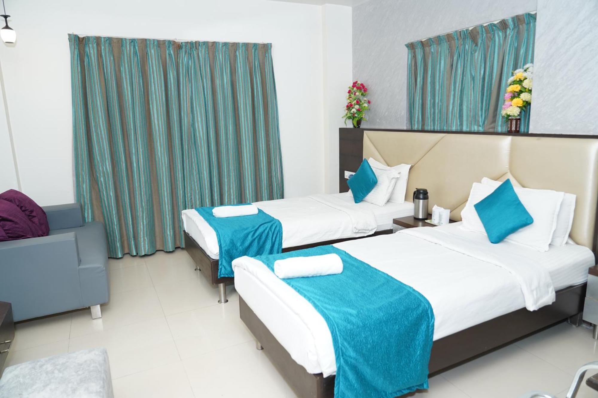Marshall The Grand Hotel Ahmedabad Ngoại thất bức ảnh