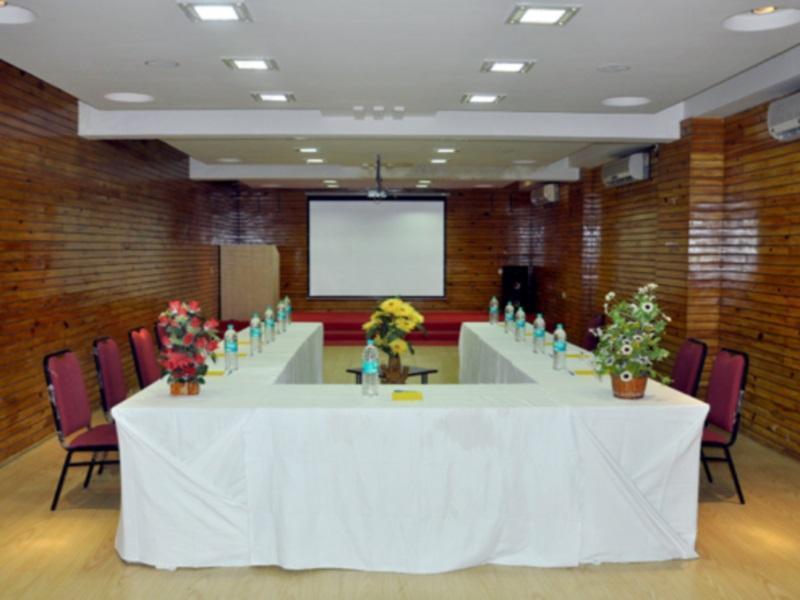 Marshall The Grand Hotel Ahmedabad Ngoại thất bức ảnh