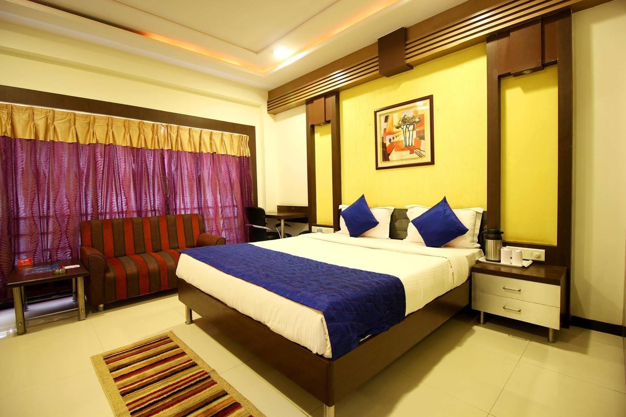 Marshall The Grand Hotel Ahmedabad Ngoại thất bức ảnh